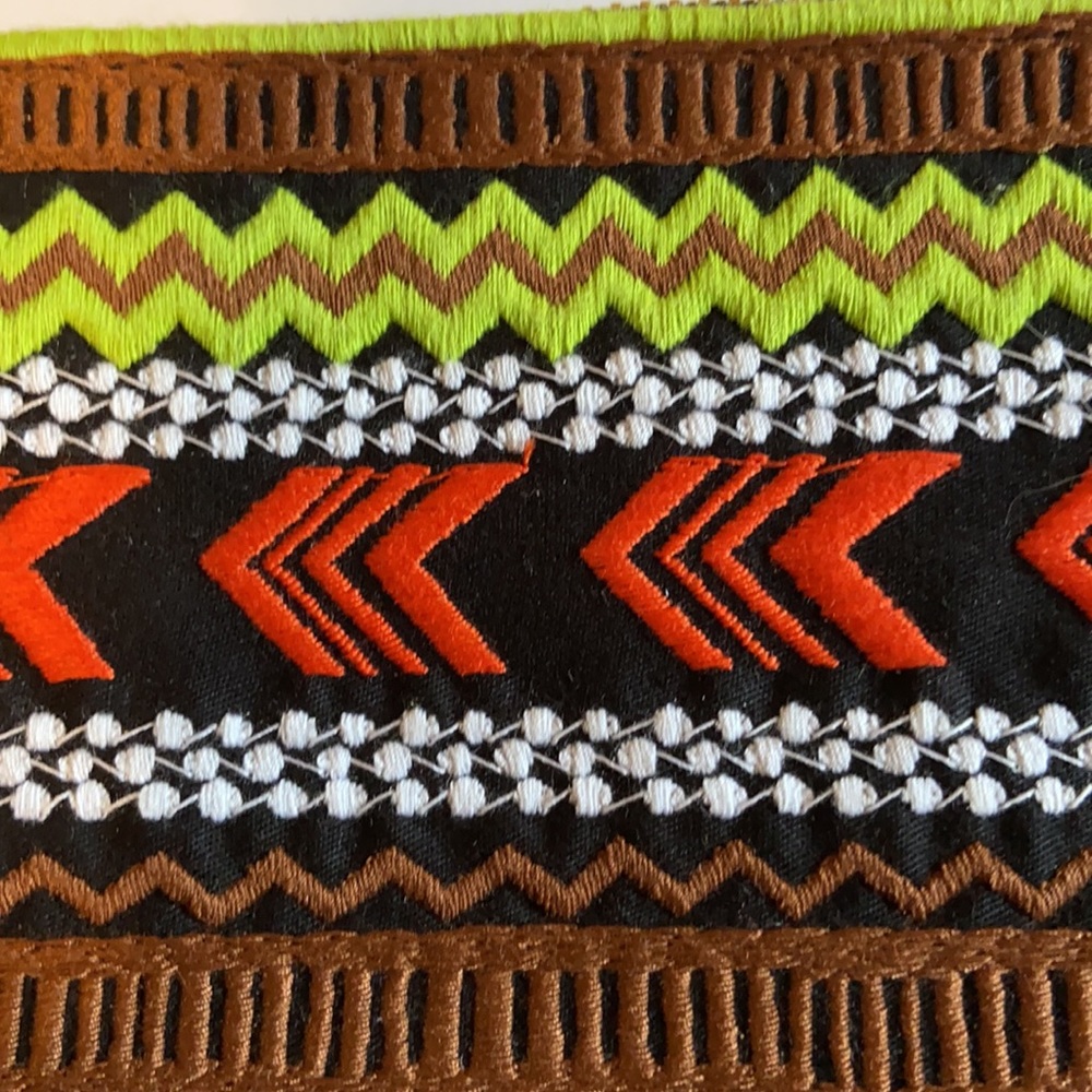 NWT Shiraleah Chicago Embroidered fringe clutch Colorful Southwestern Pattern - Picture 6 of 14
